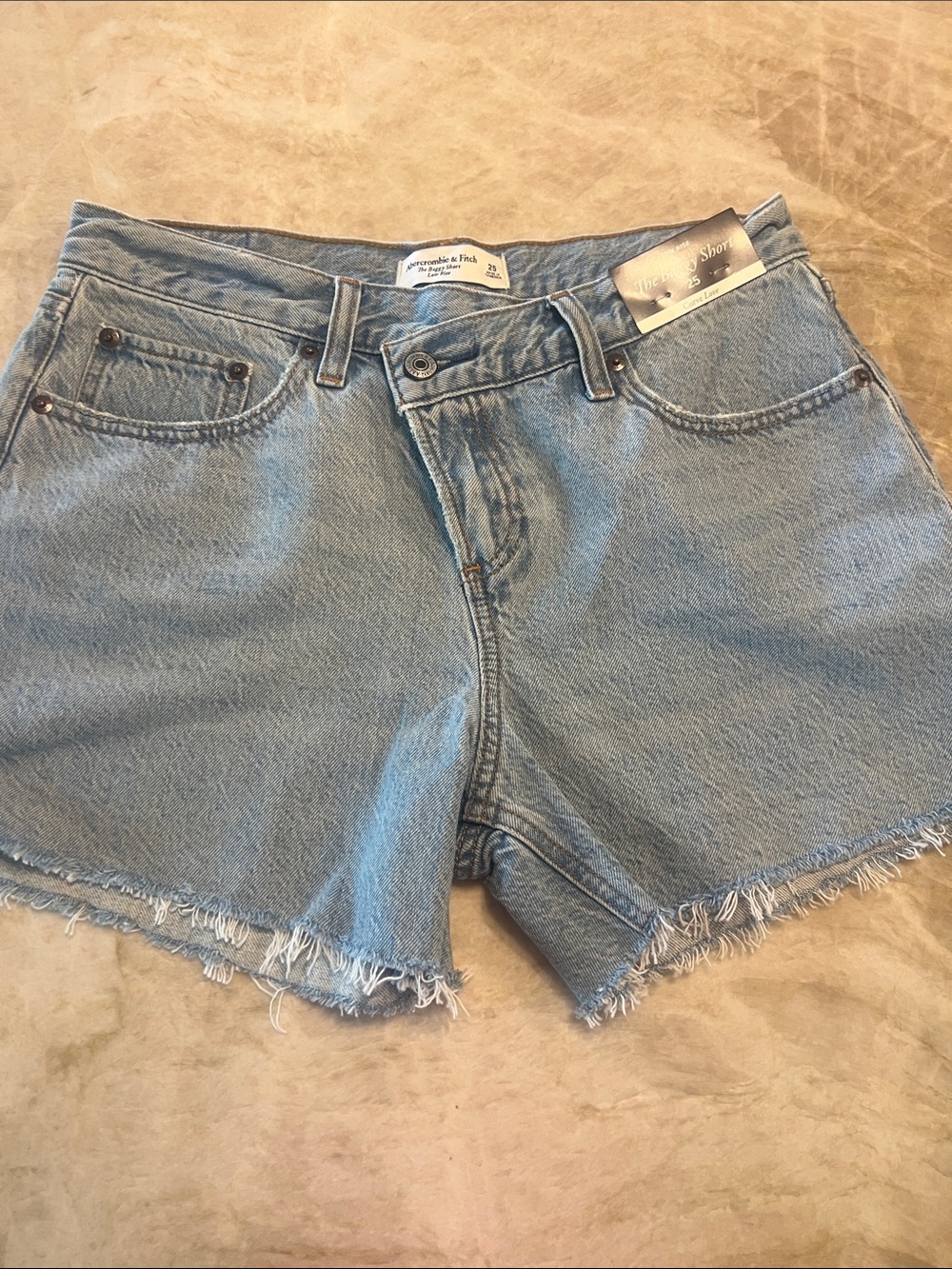 NWT! Abercrombie &Fitch Curve Love low rise baggy short. Size 25